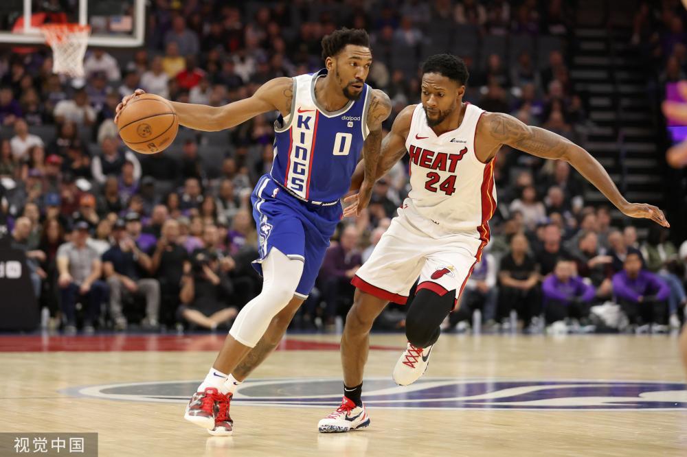 现尤为引人 现尤为引人